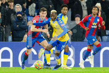 2021-12-15 - Southampton midfielder Moussa Djénépo (19) during the English championship Premier League football match between Crystal Palace and Southampton on December 15, 2021 at Selhurst Park in London, England - CRYSTAL PALACE VS SOUTHAMPTON - ENGLISH PREMIER LEAGUE - SOCCER