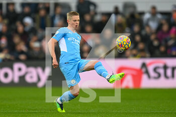 2021-12-19 - Oleksandr Zinchenko of Manchester City during the English championship Premier League football match between Newcastle United and Manchester City on December 19, 2021 at St James's Park in Newcastle, England - NEWCASTLE UNITED VS MANCHESTER CITY - ENGLISH PREMIER LEAGUE - SOCCER