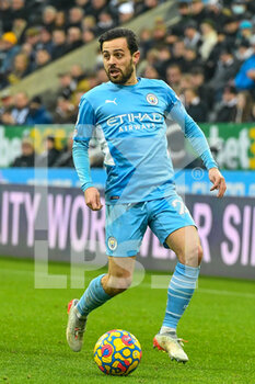 2021-12-19 - Bernardo Silva of Manchester City during the English championship Premier League football match between Newcastle United and Manchester City on December 19, 2021 at St James's Park in Newcastle, England - NEWCASTLE UNITED VS MANCHESTER CITY - ENGLISH PREMIER LEAGUE - SOCCER
