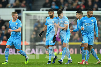 2021-12-19 - Riyad Mahrez of Manchester City celebrates his goal 0-3 with teammates during the English championship Premier League football match between Newcastle United and Manchester City on December 19, 2021 at St James's Park in Newcastle, England - NEWCASTLE UNITED VS MANCHESTER CITY - ENGLISH PREMIER LEAGUE - SOCCER