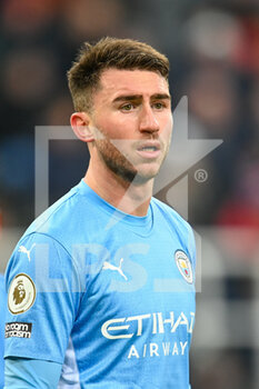 2021-12-19 - Aymeric Laporte of Manchester City during the English championship Premier League football match between Newcastle United and Manchester City on December 19, 2021 at St James's Park in Newcastle, England - NEWCASTLE UNITED VS MANCHESTER CITY - ENGLISH PREMIER LEAGUE - SOCCER