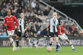 2021-12-27 - Newcastle?s Jonjo Shelvey (8) during the English championship Premier League football match between Newcastle United and Manchester United on December 27, 2021 at St James's Park in Newcastle, England - NEWCASTLE UNITED VS MANCHESTER UNITED - ENGLISH PREMIER LEAGUE - SOCCER