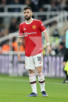 2021-12-27 - Bruno Fernandes (18) of Manchester United during the English championship Premier League football match between Newcastle United and Manchester United on December 27, 2021 at St James's Park in Newcastle, England - NEWCASTLE UNITED VS MANCHESTER UNITED - ENGLISH PREMIER LEAGUE - SOCCER