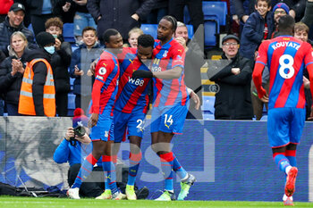 2021-12-28 - Odsonne Edouard (22) of Crystal Palace celebrates his goal with Tyrick Mitchell, Jean-Philippe Mateta 1-0 during the English championship Premier League football match between Crystal Palace and Norwich City on December 28, 2021 at Selhurst Park in London, England - CRYSTAL PALACE VS NORWICH CITY - ENGLISH PREMIER LEAGUE - SOCCER