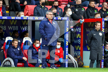 2021-12-28 - Osian Roberts Assistant Manager of Crystal Palace during the English championship Premier League football match between Crystal Palace and Norwich City on December 28, 2021 at Selhurst Park in London, England - CRYSTAL PALACE VS NORWICH CITY - ENGLISH PREMIER LEAGUE - SOCCER