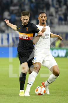 2021-09-30 - Halil Dervisoglu of Galatasaray, William Saliba of Marseille during the UEFA Europa League, Group E football match between Olympique de Marseille (OM) and Galatasaray SK on September 30, 2021 at Stade Velodrome in Marseille, France - OLYMPIQUE DE MARSEILLE (OM) VS GALATASARAY SK - UEFA EUROPA LEAGUE - SOCCER