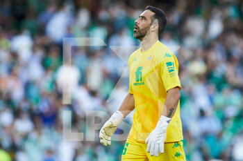 2021-10-21 - Claudio Bravo of Real Betis during the UEFA Europa League, Group G football match between Real Betis and Bayer 04 Leverkusen on October 21, 2021 at Benito Villamarin stadium in Sevilla, Spain - REAL BETIS VS BAYER 04 LEVERKUSEN - UEFA EUROPA LEAGUE - SOCCER