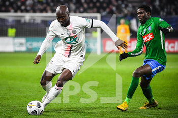 2021-12-19 - Danilo PEREIRA of PSG during the French Cup round of 32 football match between Feignies Aulnoy and Paris Saint-Germain (PSG) on December 19, 2021 at Stade du Hainaut in Valenciennes, France - FEIGNIES AULNOY VS PARIS SAINT-GERMAIN (PSG) - FRENCH CUP - SOCCER