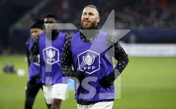 2021-12-19 - Sergio Ramos of PSG during the French Cup round of 32 football match between Entente Feignies-Aulnoye and Paris Saint Germain (PSG) on December 19, 2021 at Stade du Hainaut in Valenciennes, France - ENTENTE FEIGNIES-AULNOYE VS PARIS SAINT GERMAIN (PSG) - FRENCH CUP - SOCCER