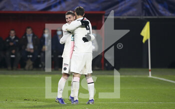 2021-12-19 - Mauro Icardi of PSG celebrates his goal with Marco Verratti of PSG during the French Cup round of 32 football match between Entente Feignies-Aulnoye and Paris Saint Germain (PSG) on December 19, 2021 at Stade du Hainaut in Valenciennes, France - ENTENTE FEIGNIES-AULNOYE VS PARIS SAINT GERMAIN (PSG) - FRENCH CUP - SOCCER