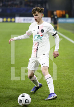 2021-12-19 - Edouard Michut of PSG during the French Cup round of 32 football match between Entente Feignies-Aulnoye and Paris Saint Germain (PSG) on December 19, 2021 at Stade du Hainaut in Valenciennes, France - ENTENTE FEIGNIES-AULNOYE VS PARIS SAINT GERMAIN (PSG) - FRENCH CUP - SOCCER