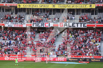 2021-08-14 - Hommage coacg Galtier Galette during the French championship Ligue 1 football match between LOSC Lille and OGC Nice on August 14, 2021 at Pierre Mauroy stadium in Villeneuve-d'Ascq near Lille, France - Photo Laurent Sanson / LS Medianord / DPPI - LOSC LILLE VS OGC NICE - FRENCH LIGUE 1 - SOCCER