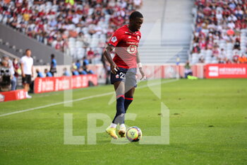 2021-08-14 - Timothy WEAH 22 LOSC during the French championship Ligue 1 football match between LOSC Lille and OGC Nice on August 14, 2021 at Pierre Mauroy stadium in Villeneuve-d'Ascq near Lille, France - Photo Laurent Sanson / LS Medianord / DPPI - LOSC LILLE VS OGC NICE - FRENCH LIGUE 1 - SOCCER