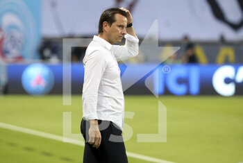 2021-08-14 - Coach of RC Strasbourg Julien Stephan during the French championship Ligue 1 football match between Paris Saint-Germain and RC Strasbourg on August 14, 2021 at Parc des Princes stadium in Paris, France - Photo Jean Catuffe / DPPI - PARIS SAINT-GERMAIN VS RC STRASBOURG - FRENCH LIGUE 1 - SOCCER