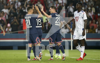 2021-08-14 - Julian Draxler of PSG celebrates his goal with Ander Herrera (left) during the French championship Ligue 1 football match between Paris Saint-Germain and RC Strasbourg on August 14, 2021 at Parc des Princes stadium in Paris, France - Photo Jean Catuffe / DPPI - PARIS SAINT-GERMAIN VS RC STRASBOURG - FRENCH LIGUE 1 - SOCCER