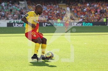 2021-08-15 - Gaël Kakuta 10 Lens during the French championship Ligue 1 football match between RC Lens and AS Saint-Etienne on August 15, 2021 at Bollaert-Delelis stadium in Lens, France - Photo Laurent Sanson / LS Medianord / DPPI - RC LENS VS AS SAINT-ETIENNE - FRENCH LIGUE 1 - SOCCER