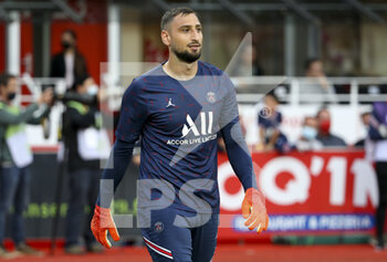 2021-08-20 - Goalkeeper of PSG Gianluigi Donnarumma warms up before the French championship Ligue 1 football match between Stade Brestois 29 and Paris Saint-Germain (PSG) on August 20, 2021 at Stade Francis Le Ble in Brest, France - Photo Jean Catuffe / DPPI - STADE BRESTOIS 29 VS PARIS SAINT-GERMAIN (PSG) - FRENCH LIGUE 1 - SOCCER