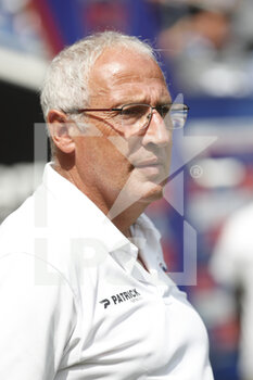 2021-08-22 - Pascal GASTIEN coach of Clermont during the French championship Ligue 1 football match between Olympique Lyonnais and Clermont Foot 63 on August 22, 2021 at Groupama stadium in Decines-Charpieu near Lyon, France - Photo Romain Biard / Isports / DPPI - OLYMPIQUE LYONNAIS VS CLERMONT FOOT 63 - FRENCH LIGUE 1 - SOCCER