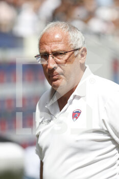 2021-08-22 - Pascal GASTIEN coach of Clermont during the French championship Ligue 1 football match between Olympique Lyonnais and Clermont Foot 63 on August 22, 2021 at Groupama stadium in Decines-Charpieu near Lyon, France - Photo Romain Biard / Isports / DPPI - OLYMPIQUE LYONNAIS VS CLERMONT FOOT 63 - FRENCH LIGUE 1 - SOCCER
