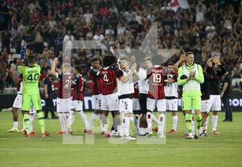 2021-08-22 - Players of Nice salute their supporters when the match is definitely stopped after an interruption of more than an hour following incidents between players of Marseille and supporters of Nice who entered the pitch during the French championship Ligue 1 football match between OGC Nice (OGCN) and Olympique de Marseille (OM) on August 22, 2021 at Allianz Riviera stadium in Nice, France - Photo Jean Catuffe / DPPI - OGC NICE (OGCN) VS OLYMPIQUE DE MARSEILLE (OM) - FRENCH LIGUE 1 - SOCCER
