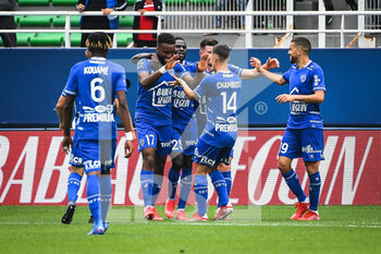2021-08-29 - Yoann SALMIER of ESTAC Troyes celebrate the goal with teammates during the French championship Ligue 1 football match between ESTAC Troyes and AS Monaco on August 29, 2021 at Stade de L'Aube in Troyes, France - Photo Matthieu Mirville / DPPI - ESTAC TROYES VS AS MONACO - FRENCH LIGUE 1 - SOCCER