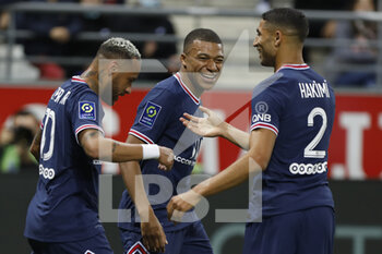 2021-08-29 - Kylian Mbappe, Kylian Mbappe, Achraf Hakimi during the French championship Ligue 1 football match between Stade de Reims and Paris Saint-Germain on August 29, 2021 at Auguste Delaune stadium in Reims, France - Photo Mehdi Taamallah / DPPI - STADE DE REIMS VS PARIS SAINT-GERMAIN - FRENCH LIGUE 1 - SOCCER