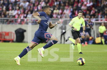 2021-08-29 - Kylian Mbappe of PSG during the French championship Ligue 1 football match between Stade de Reims and Paris Saint-Germain on August 29, 2021 at Auguste Delaune stadium in Reims, France - Photo Jean Catuffe / DPPI - STADE DE REIMS VS PARIS SAINT-GERMAIN - FRENCH LIGUE 1 - SOCCER
