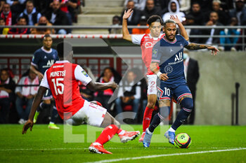 2021-08-29 - Ilan KEBBAL of Reims and NEYMAR JR of PSG during the French championship Ligue 1 football match between Stade de Reims and Paris Saint-Germain on August 29, 2021 at Auguste Delaune stadium in Reims, France - STADE DE REIMS VS PARIS SAINT-GERMAIN - FRENCH LIGUE 1 - SOCCER