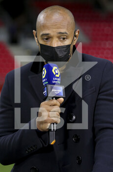 2021-08-29 - Thierry Henry, pundit for Amazon Prime Video following the French championship Ligue 1 football match between Stade de Reims and Paris Saint-Germain on August 29, 2021 at Auguste Delaune stadium in Reims, France - Photo Jean Catuffe / DPPI - STADE DE REIMS VS PARIS SAINT-GERMAIN - FRENCH LIGUE 1 - SOCCER
