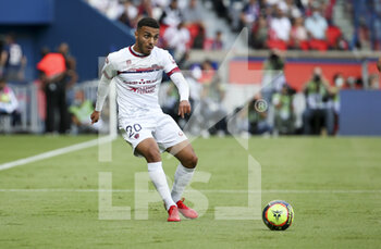 2021-09-11 - Akim Zedadka of Clermont during the French championship Ligue 1 football match between Paris Saint-Germain (PSG) and Clermont Foot 63 on September 11, 2021 at Parc des Princes stadium in Paris, France - PARIS SAINT-GERMAIN VS CLERMONT FOOT 63 - FRENCH LIGUE 1 - SOCCER