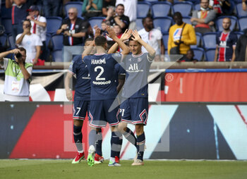 2021-09-11 - Ander Herrera of PSG celebrates his goal with teammates during the French championship Ligue 1 football match between Paris Saint-Germain (PSG) and Clermont Foot 63 on September 11, 2021 at Parc des Princes stadium in Paris, France - PARIS SAINT-GERMAIN VS CLERMONT FOOT 63 - FRENCH LIGUE 1 - SOCCER
