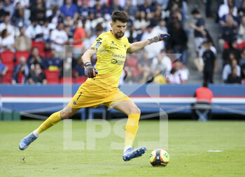 2021-09-11 - Goalkeeper of Clermont Arthur Desmas during the French championship Ligue 1 football match between Paris Saint-Germain (PSG) and Clermont Foot 63 on September 11, 2021 at Parc des Princes stadium in Paris, France - PARIS SAINT-GERMAIN VS CLERMONT FOOT 63 - FRENCH LIGUE 1 - SOCCER