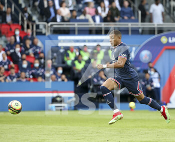 2021-09-11 - Kylian Mbappe of PSG during the French championship Ligue 1 football match between Paris Saint-Germain (PSG) and Clermont Foot 63 on September 11, 2021 at Parc des Princes stadium in Paris, France - PARIS SAINT-GERMAIN VS CLERMONT FOOT 63 - FRENCH LIGUE 1 - SOCCER