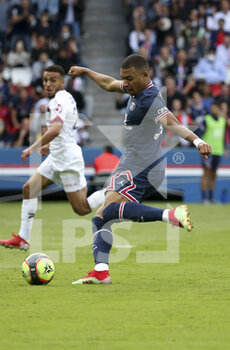 2021-09-11 - Kylian Mbappe of PSG scores his goal during the French championship Ligue 1 football match between Paris Saint-Germain and Clermont Foot 63 on September 11, 2021 at Parc des Princes stadium in Paris, France - PARIS SAINT-GERMAIN VS CLERMONT FOOT 63 - FRENCH LIGUE 1 - SOCCER