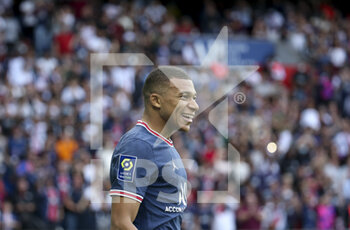 2021-09-11 - Kylian Mbappe of PSG celebrates his goal during the French championship Ligue 1 football match between Paris Saint-Germain (PSG) and Clermont Foot 63 on September 11, 2021 at Parc des Princes stadium in Paris, France - PARIS SAINT-GERMAIN VS CLERMONT FOOT 63 - FRENCH LIGUE 1 - SOCCER