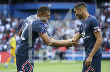 2021-09-11 - Kylian Mbappe of PSG celebrates his goal with Achraf Hakimi of PSG during the French championship Ligue 1 football match between Paris Saint-Germain and Clermont Foot 63 on September 11, 2021 at Parc des Princes stadium in Paris, France - PARIS SAINT-GERMAIN VS CLERMONT FOOT 63 - FRENCH LIGUE 1 - SOCCER