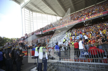 2021-09-18 - Incidents between supporters of Lens who entered the pitch at half-time and supporters of Lille during the French championship Ligue 1 football match between RC Lens (RCL) and Lille OSC (LOSC) on September 18, 2021 at stade Felix Bollaert-Delelis in Lens, France - RC LENS (RCL) VS LILLE OSC (LOSC) - FRENCH LIGUE 1 - SOCCER