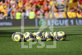 2021-09-18 - Ballons Ligue 1 training before match during the French championship Ligue 1 football match between RC Lens and Lille OSC, LOSC, on September 18, 2021 at Bollaert-Delelis stadium in Lens, France - RC LENS VS LILLE OSC - FRENCH LIGUE 1 - SOCCER
