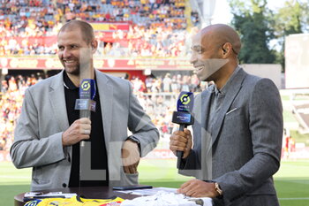 2021-09-18 - TV consultants Mathieu BODMER and Thierry HENRY during the French championship Ligue 1 football match between RC Lens and Lille OSC, LOSC, on September 18, 2021 at Bollaert-Delelis stadium in Lens, France - RC LENS VS LILLE OSC - FRENCH LIGUE 1 - SOCCER