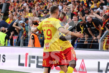2021-09-18 - Congratulation player after goal Lens during the French championship Ligue 1 football match between RC Lens and Lille OSC, LOSC, on September 18, 2021 at Bollaert-Delelis stadium in Lens, France - RC LENS VS LILLE OSC - FRENCH LIGUE 1 - SOCCER