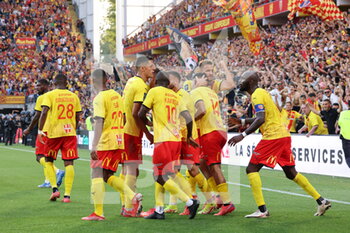 2021-09-18 - Congratulation players Lens after goal during the French championship Ligue 1 football match between RC Lens and Lille OSC, LOSC, on September 18, 2021 at Bollaert-Delelis stadium in Lens, France - RC LENS VS LILLE OSC - FRENCH LIGUE 1 - SOCCER