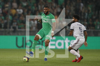 2021-09-18 - Harold MOUKOUDI of Saint Etienne and Otavio PASSOS SANTOS of Bordeaux during the French championship Ligue 1 football match between AS Saint-Etienne and FC Girondins de Bordeaux on September 18, 2021 at Geoffroy-Guichard stadium in Saint-Etienne, France - AS SAINT-ETIENNE VS FC GIRONDINS DE BORDEAUX - FRENCH LIGUE 1 - SOCCER