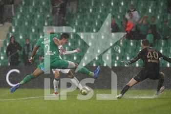 2021-09-18 - Ui Jo HWANG of Bordeaux score a goal and Harold MOUKOUDI of Saint Etienne and Etienne GREEN of Saint Etienne during the French championship Ligue 1 football match between AS Saint-Etienne and FC Girondins de Bordeaux on September 18, 2021 at Geoffroy-Guichard stadium in Saint-Etienne, France - AS SAINT-ETIENNE VS FC GIRONDINS DE BORDEAUX - FRENCH LIGUE 1 - SOCCER