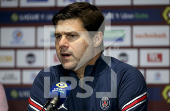 2021-09-22 - Coach of PSG Mauricio Pochettino answers to the media during the post-match press conference following the French championship Ligue 1 football match between FC Metz and Paris Saint-Germain (PSG) on September 22, 2021 at Saint Symphorien stadium in Metz, France - FC METZ VS PARIS SAINT-GERMAIN (PSG) - FRENCH LIGUE 1 - SOCCER