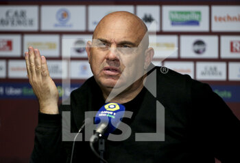 2021-09-22 - Coach of FC Metz Frederic Antonetti answers to the media during the post-match press conference following the French championship Ligue 1 football match between FC Metz and Paris Saint-Germain (PSG) on September 22, 2021 at Saint Symphorien stadium in Metz, France - FC METZ VS PARIS SAINT-GERMAIN (PSG) - FRENCH LIGUE 1 - SOCCER