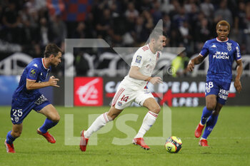 2021-09-25 - Leo DUBOIS of Lyon and Vincent LE GOFF of Lorient during the French championship Ligue 1 football match between Olympique Lyonnais and FC Lorient on September 25, 2021 at Groupama stadium in Decines-Charpieu near Lyon, France - OLYMPIQUE LYONNAIS VS FC LORIENT - FRENCH LIGUE 1 - SOCCER