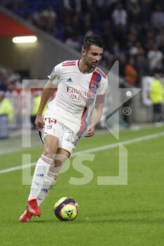 2021-09-25 - Leo DUBOIS of Lyon during the French championship Ligue 1 football match between Olympique Lyonnais and FC Lorient on September 25, 2021 at Groupama stadium in Decines-Charpieu near Lyon, France - OLYMPIQUE LYONNAIS VS FC LORIENT - FRENCH LIGUE 1 - SOCCER