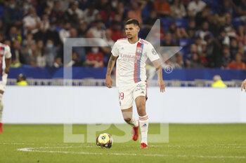 2021-09-25 - Bruno GUIMARAES of Lyon during the French championship Ligue 1 football match between Olympique Lyonnais and FC Lorient on September 25, 2021 at Groupama stadium in Decines-Charpieu near Lyon, France - OLYMPIQUE LYONNAIS VS FC LORIENT - FRENCH LIGUE 1 - SOCCER