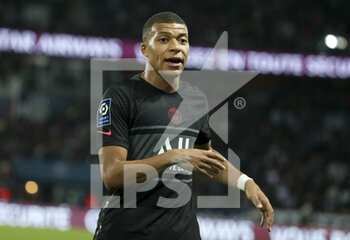 2021-09-25 - Kylian Mbappe of PSG during the French championship Ligue 1 football match between Paris Saint-Germain (PSG) and Montpellier HSC (MHSC) on September 25, 2021 at Parc des Princes stadium in Paris, France - PARIS SAINT-GERMAIN (PSG) VS MONTPELLIER HSC (MHSC) - FRENCH LIGUE 1 - SOCCER
