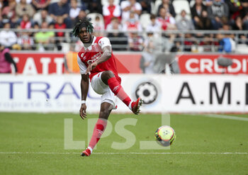 2021-09-26 - Andreaw Gravillon of Reims during the French championship Ligue 1 football match between Stade de Reims and FC Nantes (FCN) on September 26, 2021 at Stade Auguste Delaune in Reims, France - STADE DE REIMS VS FC NANTES (FCN) - FRENCH LIGUE 1 - SOCCER